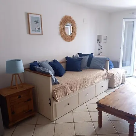 Maison T2 Renecros Tatil Evi *